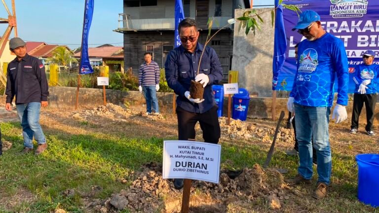 Tanaman Produktif Warnai Gerakan Langit Biru Indonesia Asri di Polder Sangatta