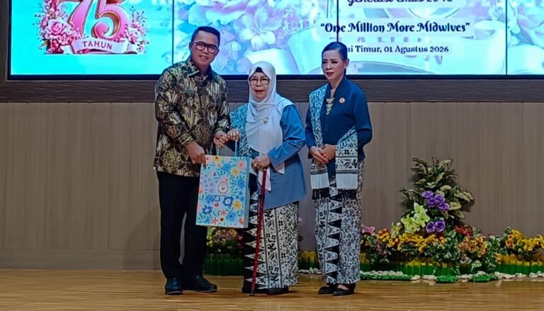 Wabup Mahyunadi Dorong Bidan Kutim Tingkatkan Kompetensi Demi Tekan Angka Kematian Ibu dan Bayi